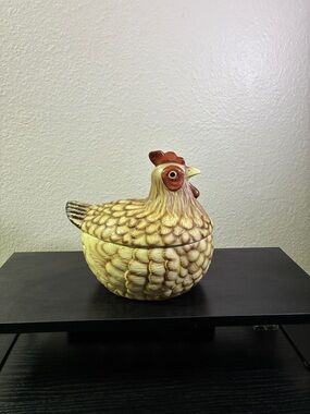 Vintage Mid-Century Hand Painted
Hen Cookie Candy Jar Ceramic
Farmhouse Chicken